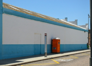 Photographie Aux 4 coins du monde: Angle de rue, scène urbaine