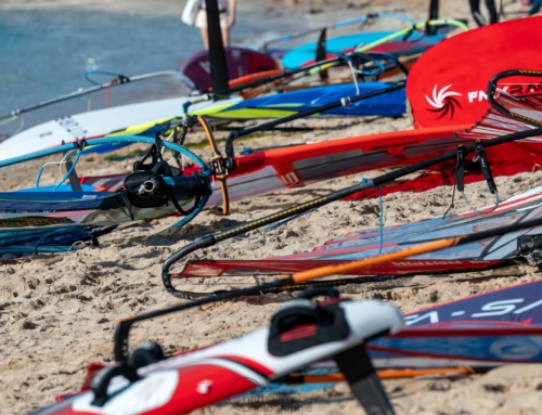 Windsurf et windfoil à Hyères – Régate à l’Almanarre