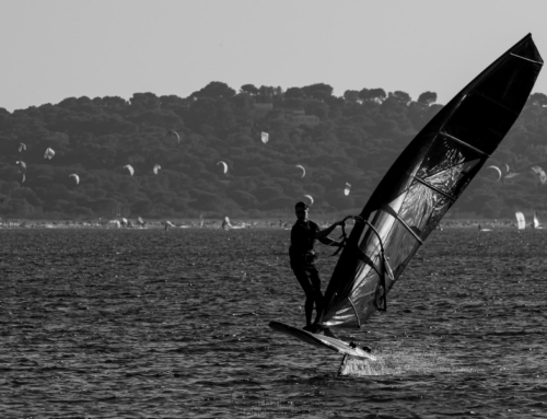 Windsurf et windfoil à Hyères – Régate à l’Almanarre