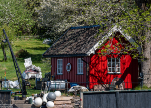 La maison rouge du fjord